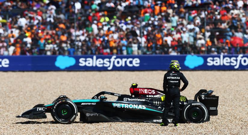 F1: A fejlesztéseket okolja kieséséért Hamilton