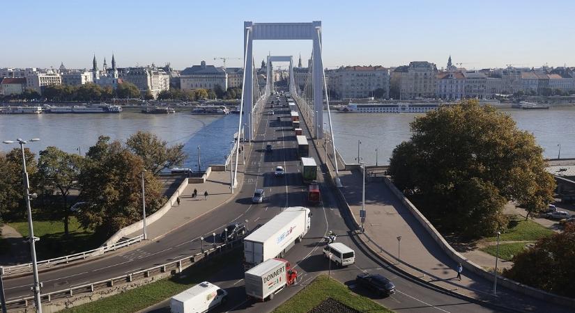 Egy kamionnyi élelmiszerrel segített a PENNY