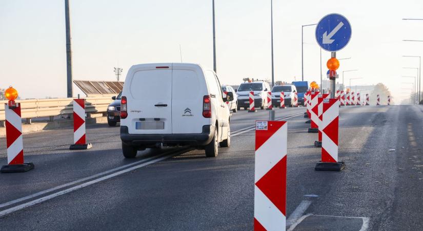 Ezt tapasztaltuk a Gömöri felüljárónál a lezárások reggelén - képek, videó