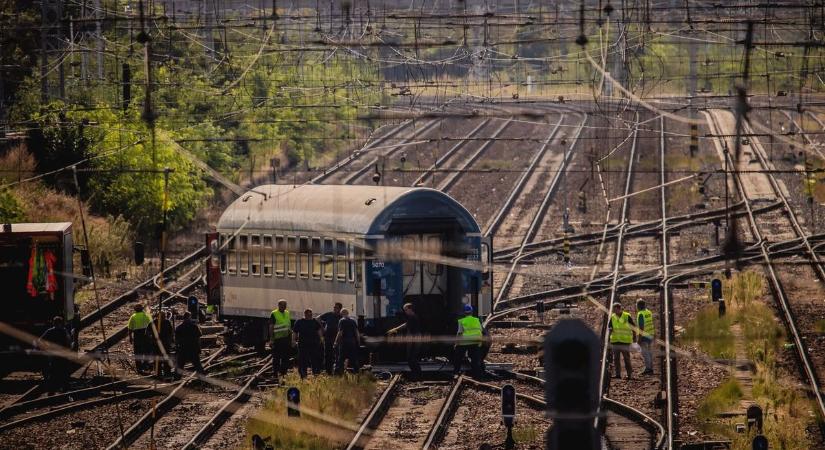 Újabb vonat siklott ki a Keletiben, ezért késnek a vonatok