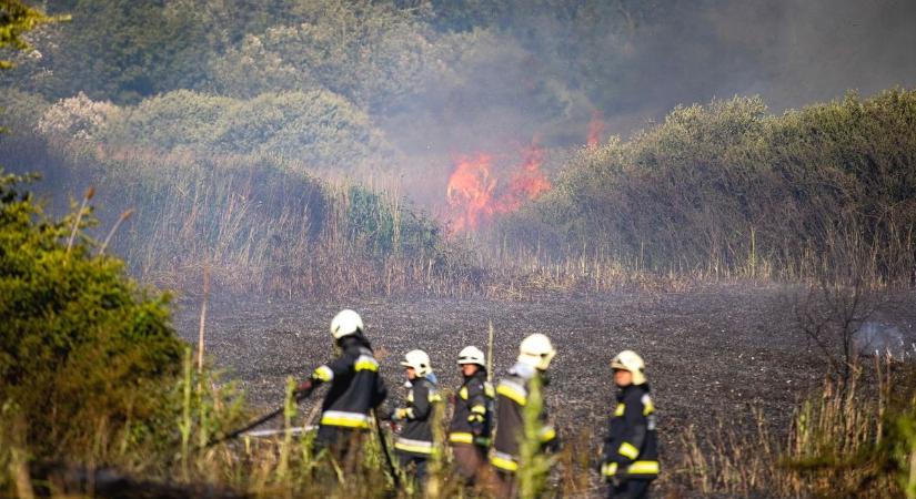 Kigyulladt az avar Hajdúnánás mellett