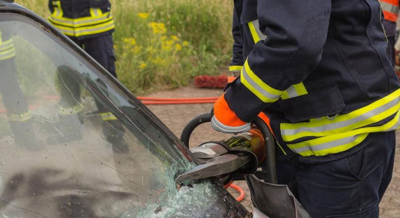 Megállt a forgalom az M6-os autópályán, az alagutaknál baleset történt