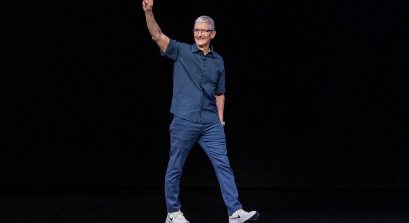 Tim Cook, az Apple Nike-hoz delegált nagykövete akcióba lépett