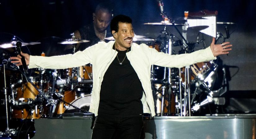 A világhírű énekes Magyarországra jön: Lionel Richie európai turnéra indul