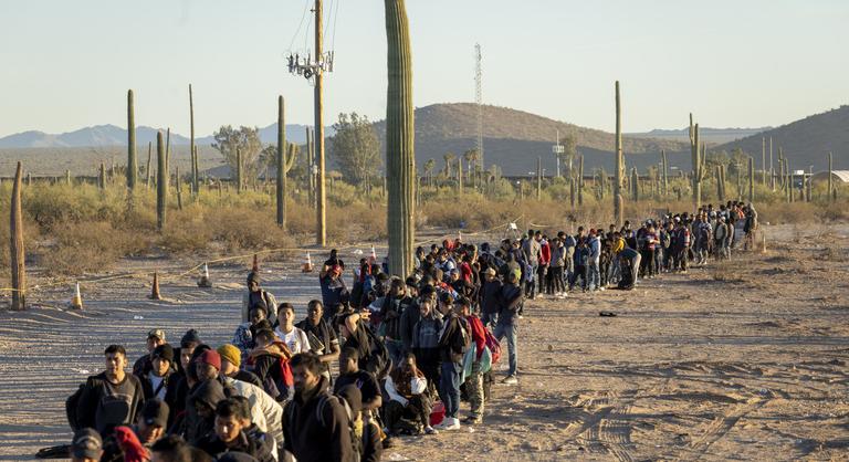 Tényleg soha nem látott deportálások jönnek az amerikai választások után?