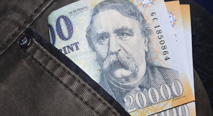 KSH: 628 800 forint volt a bruttó átlagkereset augusztusban