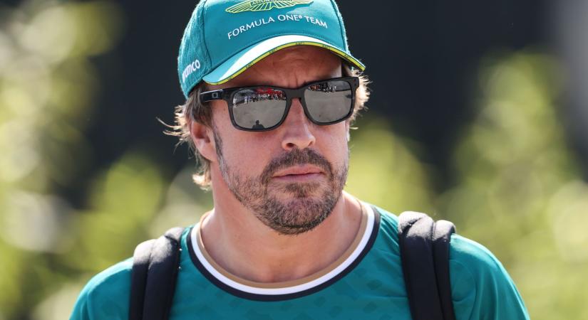 Alonso különleges sisakkal ünnepli karrierje újabb mérföldkövét Mexikóban