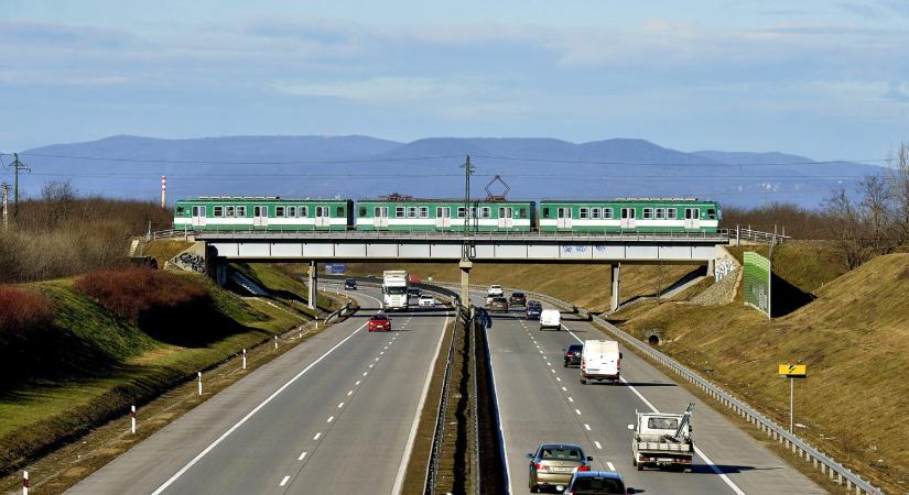 Több mint 20 kilométeres a dugó az M0-son