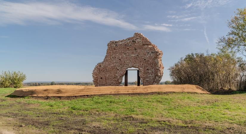 Nyolcszáz év nyomában – újjáéled a Varjaskéri templomrom