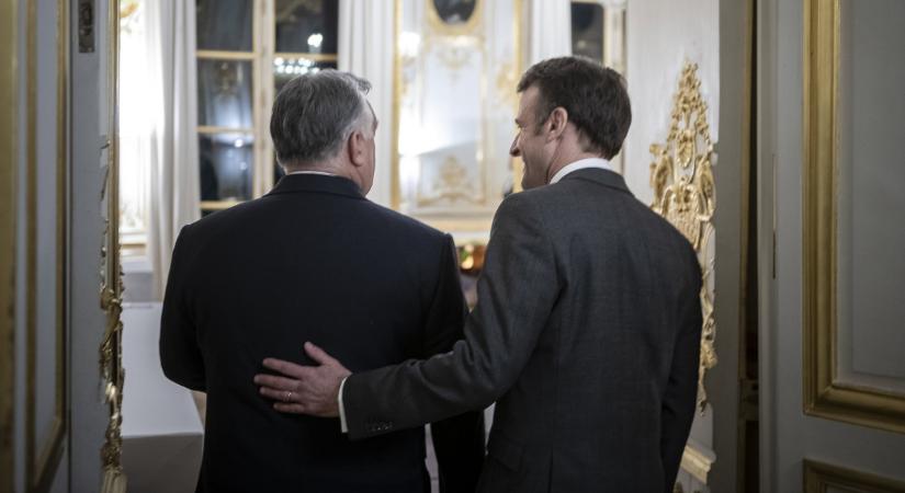 Még kedd este Párizsba utazik Orbán Viktor, Emmanuel Macron hívta meg