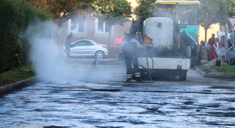 Gőzerővel folynak az útépítések a városban