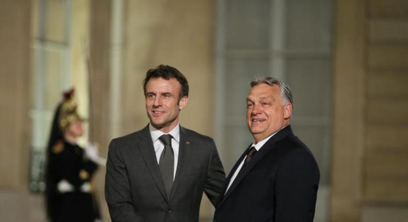 Orbán Viktor Emmanuel Macronnal tárgyal Párizsban