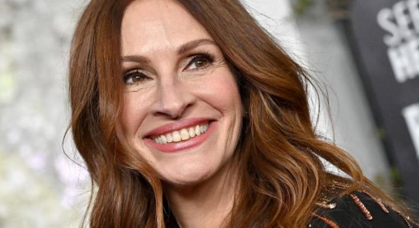 Utánozd le Julia Roberts tökéletes szettjét: Pár ezer forintból beszerezheted