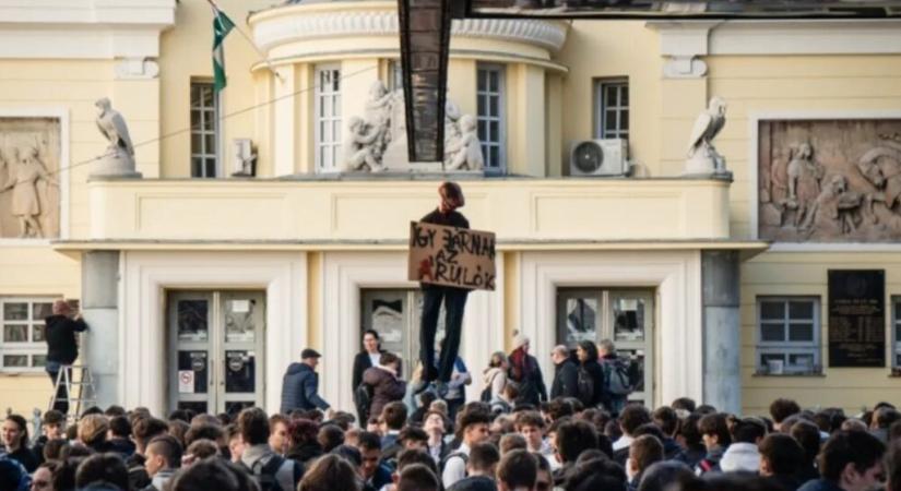 Nem minden az, aminek látszik – A Corvin közi példa