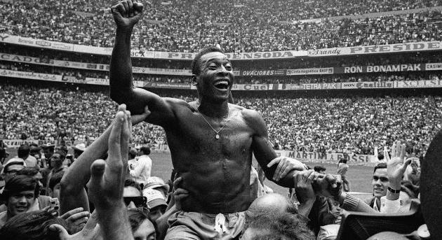 Egy rongyokkal kitömött harisnya volt Pelé első focilabdája