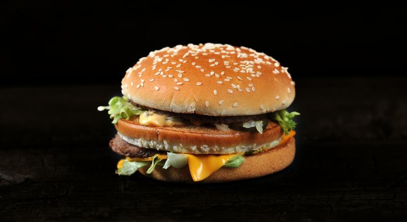 Durva fertőzéshullám tarol McDonald's éttermekben: ettől a burgertől betegedtek le sokan, halálos áldozat is van