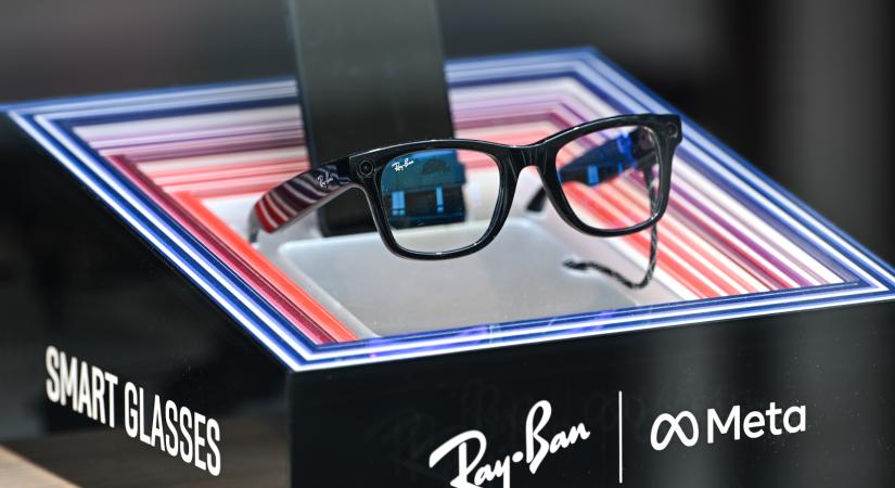 A Ray-Ban üzleteiben már több fogy az okosszemüvegekből, mint a hagyományosakból