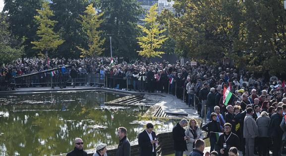 Nyilvánosnak hirdették Orbán Viktor beszédét, de azért a sajtót megint alaposan megszivatták