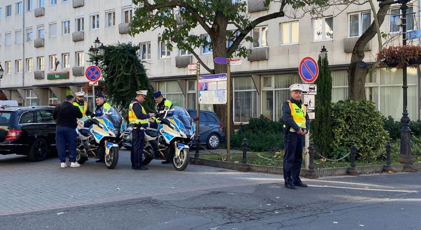 Figyelem! Osztogatják a csekket a rendőrök