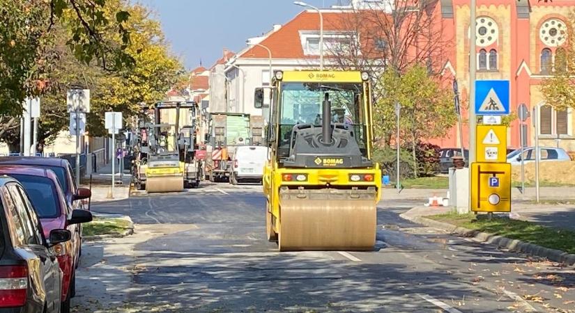 Útlezárás: komoly fennakadást okozott a közlekedésben