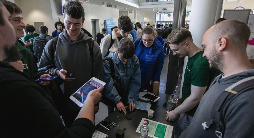 A jövő informatikusait keresik a Debreceni Egyetemen – fotókkal