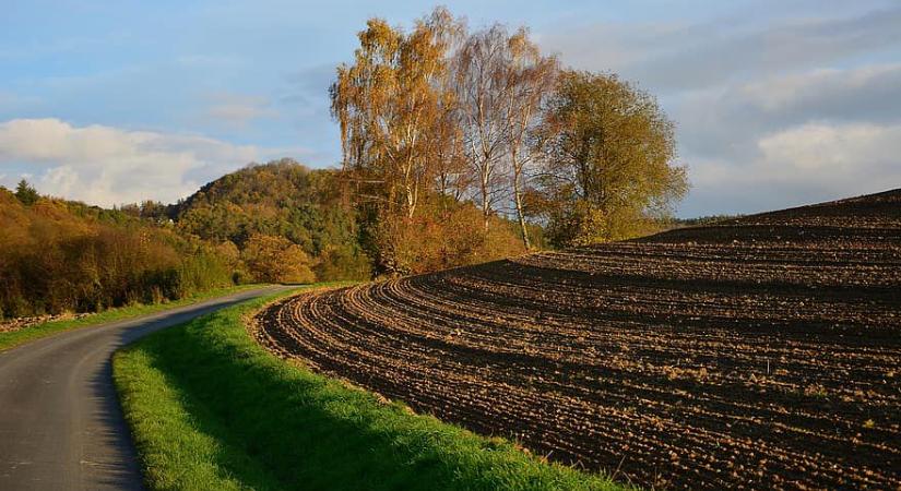 Agrometeorológia: keleten még nagyon kellene az eső