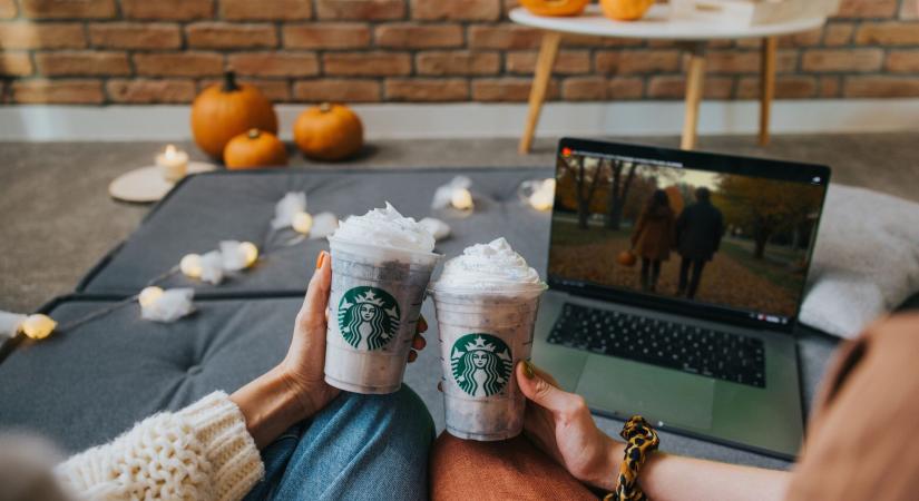 Halloweeni finomsággal vár a Starbucks