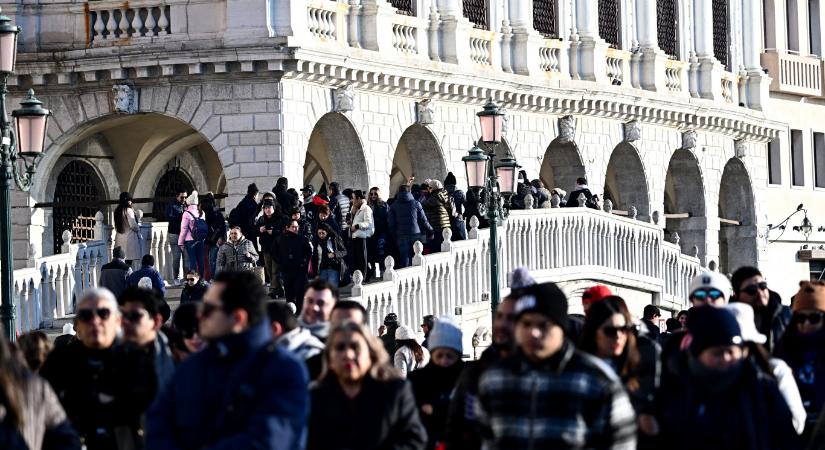 Velence jövőre tovább szigorít a túltolt turizmus elleni intézkedésein