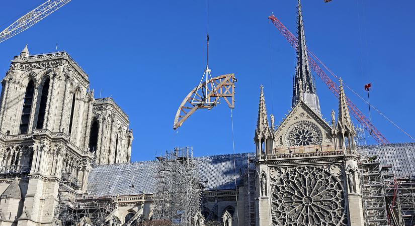 Fizetőssé tennék a Notre-Dame-székesegyházat