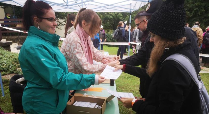 Közösségi szolgálatot láttak el az egri gyakorlósok a Bükkben