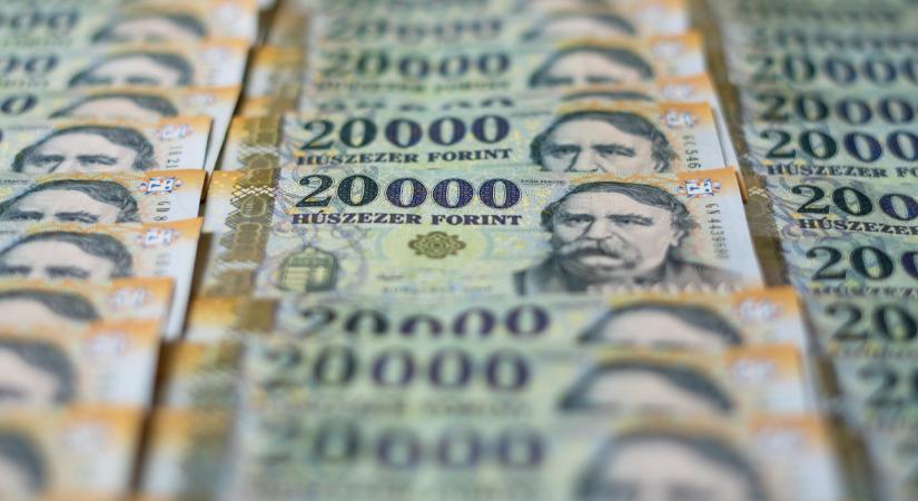 Elemző a forint gyengüléséről: egyes gazdaságpolitikai bejelentések fokozzák a bizonytalanságot