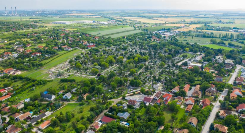 Elfogytak az olcsó építési telkek: a temetők lehetnek a lakásfejlesztések legújabb célpontjai?