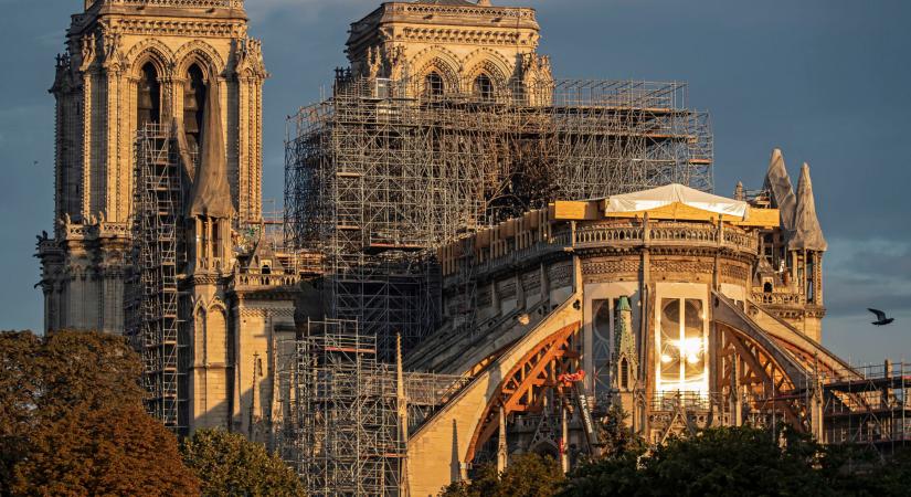 A kormány fizetőssé tenné a Notre-Dame látogatását, az egyház ellenzi