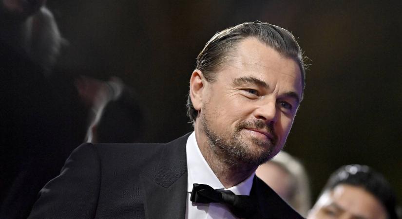 Leonardo DiCaprio új barátnőjével bringázott, Olivia Wilde elképesztő formában van