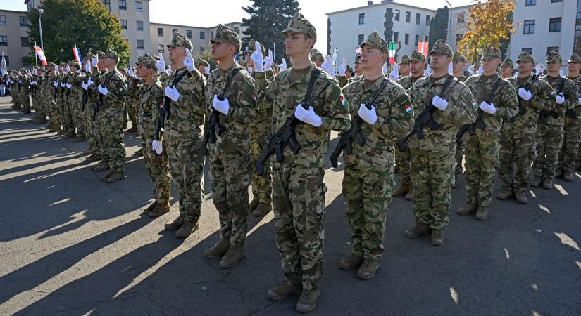 Esküt tettek a Magyar Honvédség leendő altisztjei