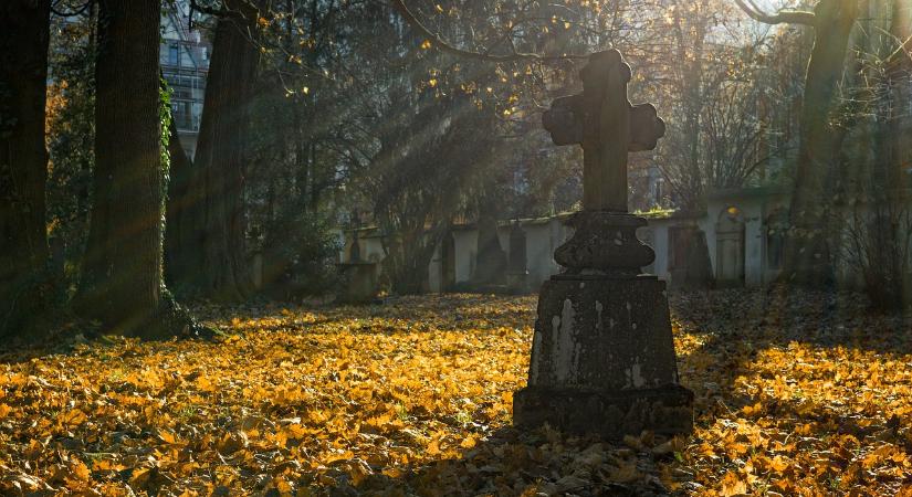 A halottak napjáról emlékezik meg a város