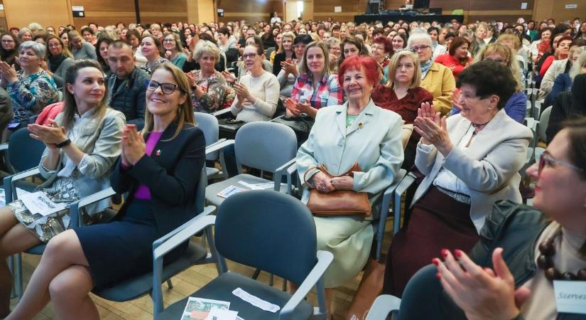 Háromszáz óvodapedagógus tanácskozott az Agórában – galériával, videóval