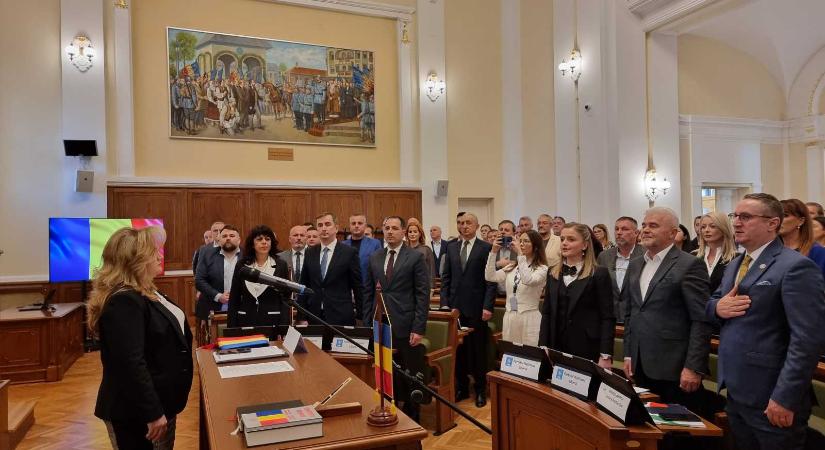 Felesküdött Nagyvárad újrázó polgármestere és beiktatták a helyi tanácsosokat