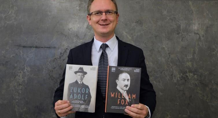 Megjelent magyarul Adolf Zukor és William Fox önéletrajzi kötete