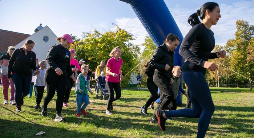 Jótékonysági futással támogatták a kecskeméti gyerekosztályt – galériával, videóval