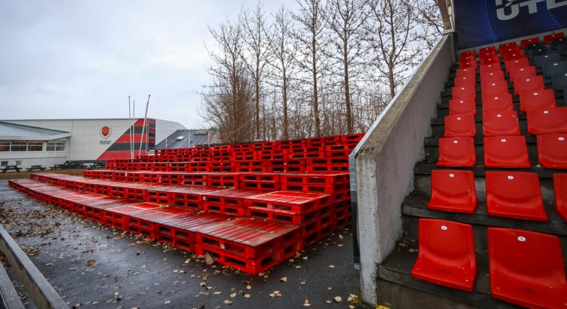 Ilyet még nem láttál! Stadionfelújítás Izlandon a történelmi győzelem után - fotó