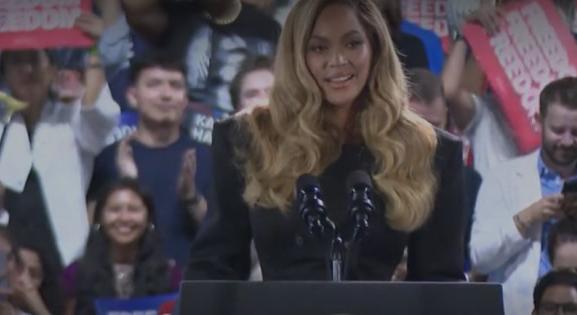 "Anya vagyok itt, nem celeb és nem politikus" - mondta Beyoncé Kamala Harris mellett kampányolva