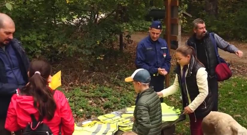 A téli időszámítás negatív hatására hívta fel a figyelmet a rendőrség  videó