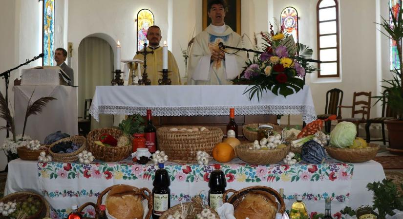 Terményáldás a tanyavilágban – galériával, videóval