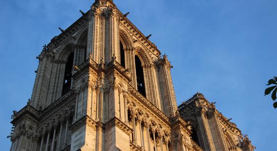 Heves vitákat váltott ki, hogy belépődíjat szednének a Notre Dame-ban