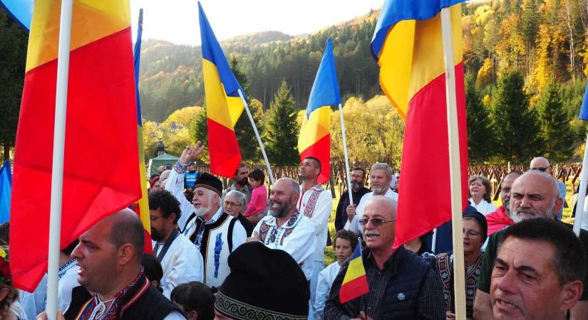 Ismét az úzvölgyi temetőben ünnepeltek a román nacionalisták