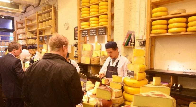 „Megdöbbentő méretű rablás”: 22 tonna cheddar sajtot loptak el - Jamie Oliver is megszólalt az ügyben