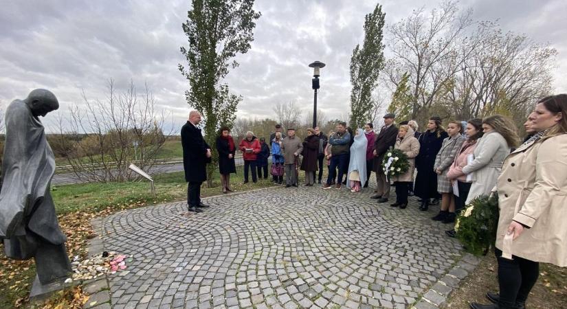 Béke, borzalom a Radnóti Biennálén