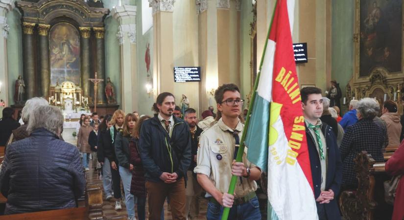 Bátor és hű elődeik előtt tisztelegtek a cserkészek – galériával, videóval