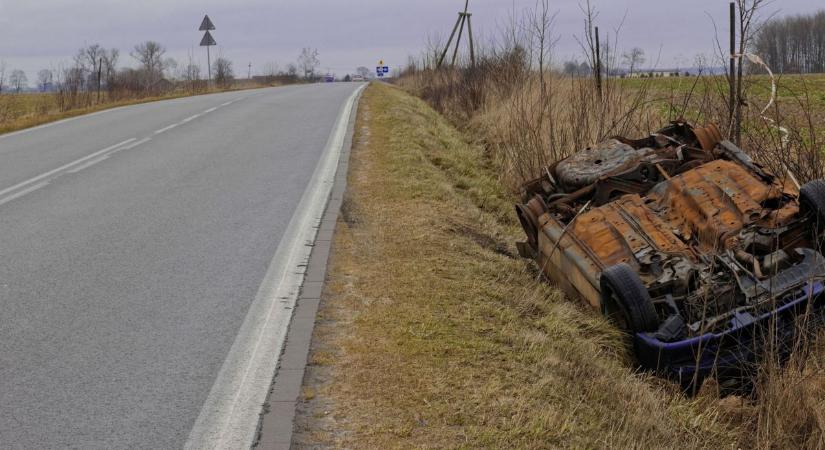 Lezárták a félpályát Putnok és Dubicsány között